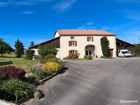 propriété 8 pièces 227 m²