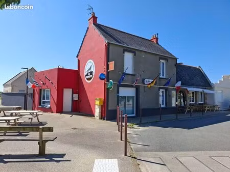 local commercial saint-pabu