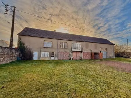 maison + hangar de 36m de long avec vue sur la vallée