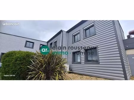 bureaux 141 m² avrillé