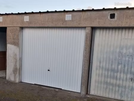 garage box 15m2 dans quartier résidentiel