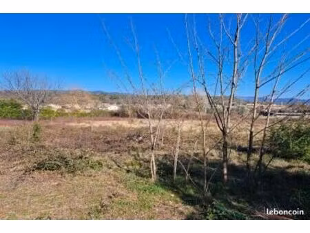 terrain 1500 m² régusse