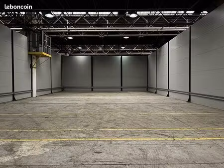 local d'activité 945 m²