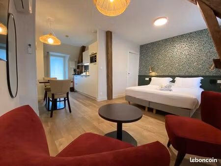 studio 1 pièce 27 m²