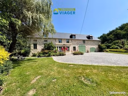 maison 9 pièces 345 m²