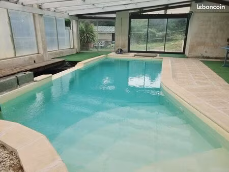 maison de 6 chambres avec piscine couverte