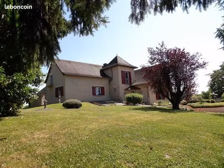 villa 7 pièces 202 m²