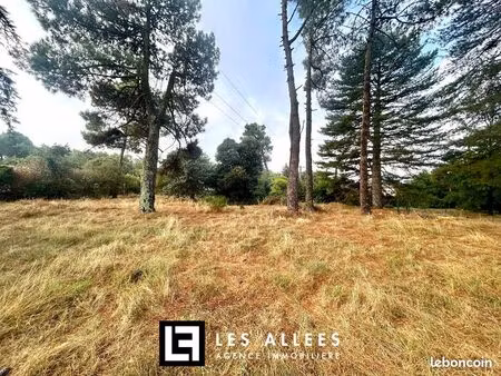 terrain 540 m² allan