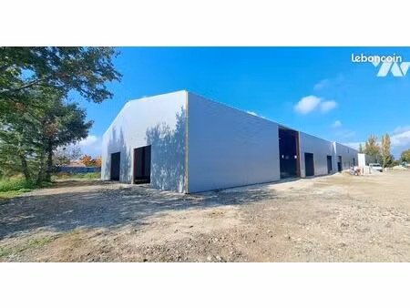 local d'activités 792 m² savigneux