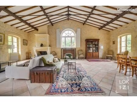 maison 7 pièces 277 m²