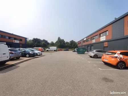 local d'activite 457 m² vaulx milieu