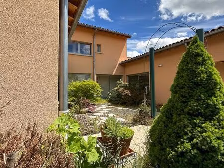 maison 5 pièces 230 m²