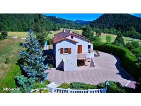 vends belle villa