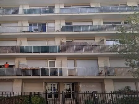 place de stationnement a louer