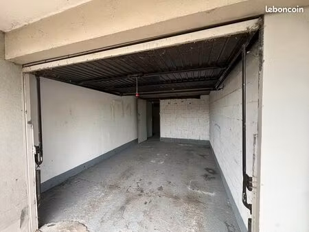 parking/box 1 pièce 16 m²