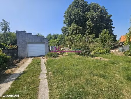 terrain 890 m² boursies