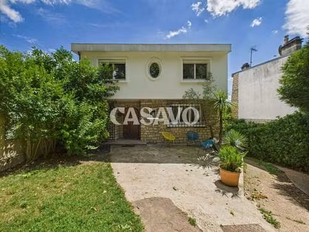 vente maison 6 pièces de 140m² - 92350 le plessis-robinson