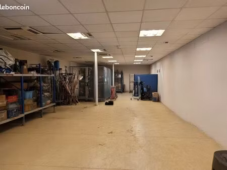 local 740 m² la farlède