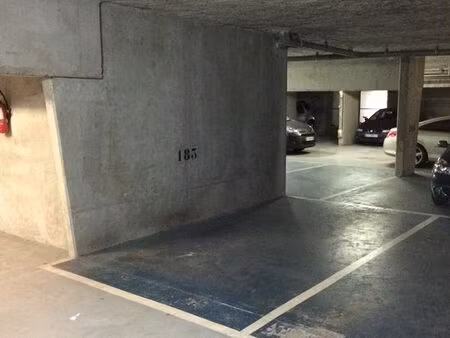 parking 15 m²