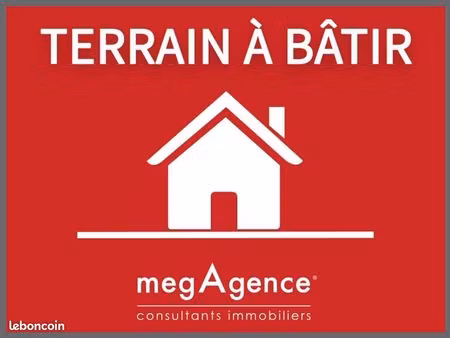 terrain 755 m² carly