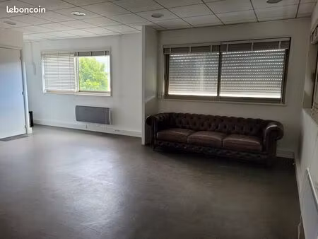 entrepôt ou bureaux à louer