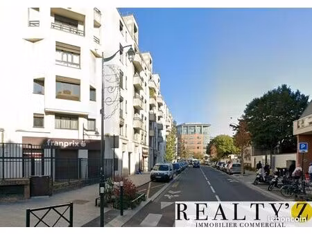 local commercial 182 m²