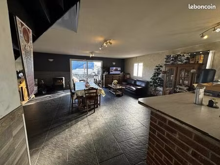 maison 8 pièces 163 m²