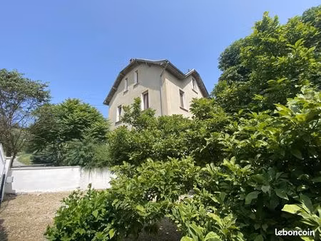 maison 7 pièces 239 m²