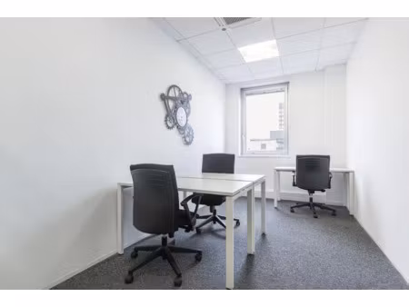 location meublée locaux professionnels 15 m² à cergy (95000)  1 079 €