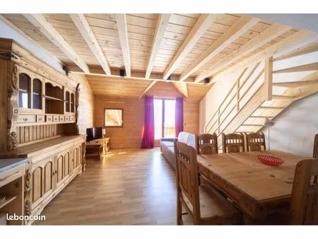 hyper centre  4p en front de neige  3 ch +mezzanine  à 30 m du télésiège