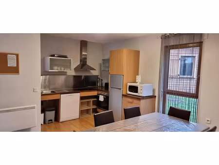 location meublée maison 3 pièces 55 m² à mercus-garrabet (09400)  750 €