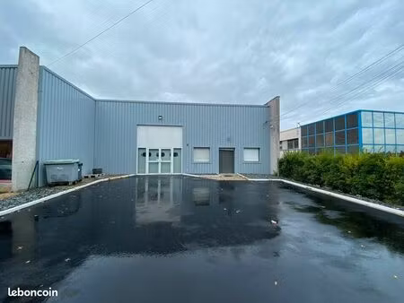 local d'activité 270 m²