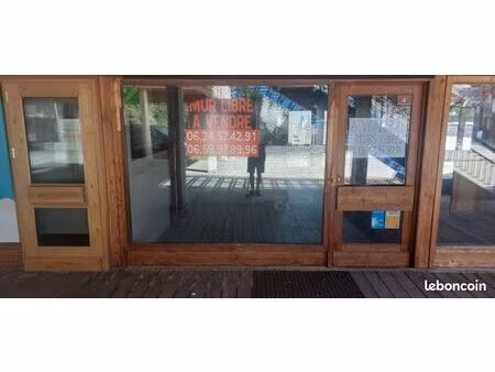 murs commerciaux arc 1800