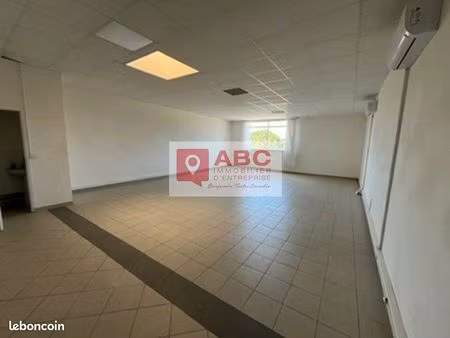 bureaux 76 m²