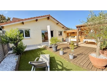 a 5 minutes de tarbes  borderes sur echez jolie maison avec 5 chambres