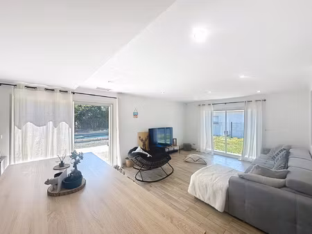 proche de pamiers : villa recente de plain pied de type 4 a