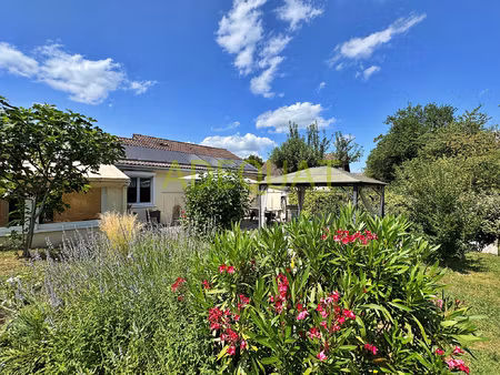 maison plain pied sur grand terrain a st clair de la tour