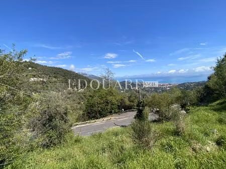 joli terrain non constructible de 3.063 m² avec accès direct et vue panoramique jusqu'à la