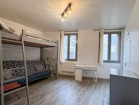 location meublée appartement 1 pièce 25 m² à avignon (84000)  450 €