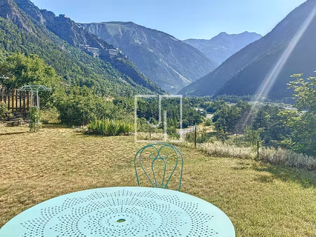 à vendre à la condamine-châtelard : appartement avec jardin