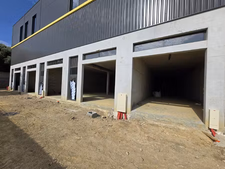 local d'activité - 135 m2 - six fours