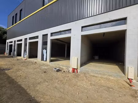 local d'activité - 135 m2 - six fours