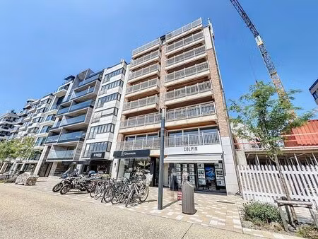 garage exceptionnellement grand pouvant accueillir 4 voitur…