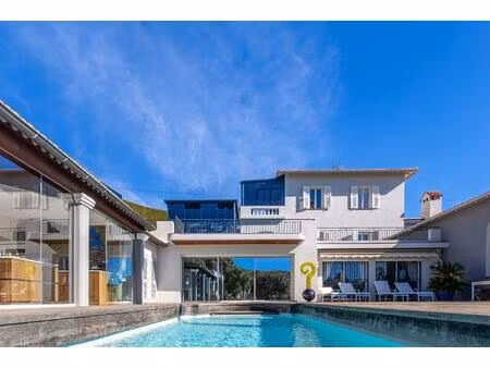 superbe propriété avec piscine  salle de sport et appartement indépendant  nice ouest