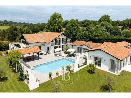 bidart  maison rénovée avec maison d'amis et piscine