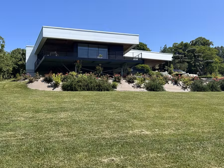 maison d'architecte de 163 m2 avec 4 chambres  garage  sous sol et terrain de 5600 m2