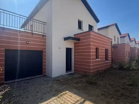 vente maison 5 pièces 104.6 m² à bourg-en-bresse (01000)  325 000 €