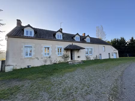 longère spacieuse au coeur du petit village de la prune avec