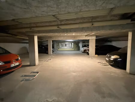 parking vaulx en velin