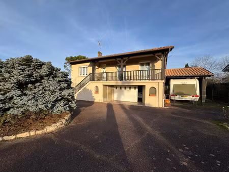 à vendre : charmant pavillon avec jardin clos et grand gar